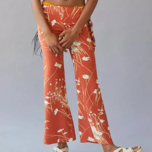 NWOT Urban Outfitters Womens Size Small UO Dalila Low-Rise Flare Pant Y2K Floral - Picture 1 of 16